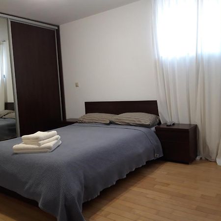 Papas Apartments Bucurestii Noi Стая снимка