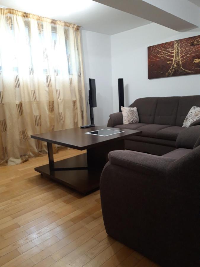 Papas Apartments Bucurestii Noi Екстериор снимка