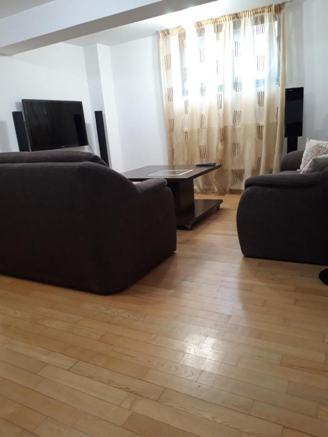 Papas Apartments Bucurestii Noi Екстериор снимка