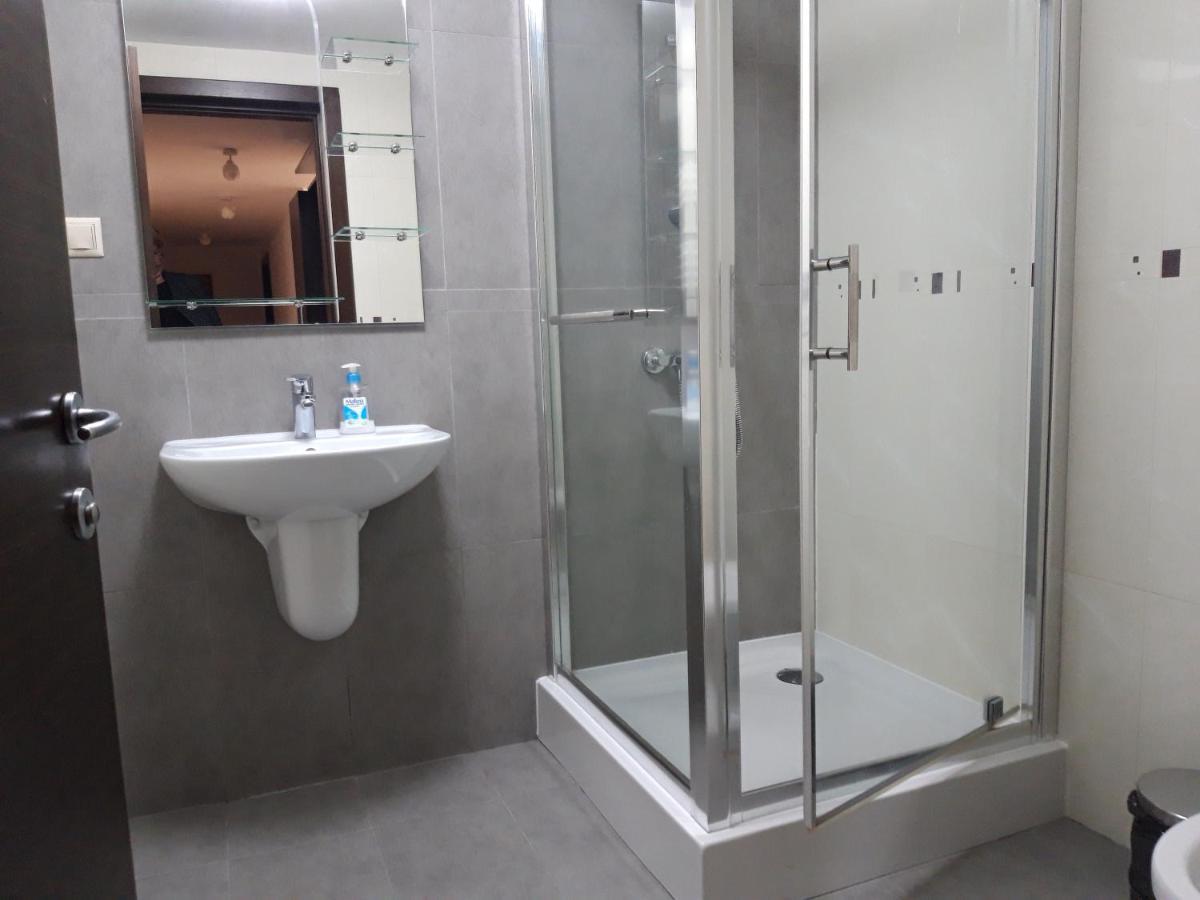 Papas Apartments Bucurestii Noi Екстериор снимка